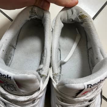 Reebok Ayakkabısının Kısa Sürede Yırtılması Ve İade Talebi