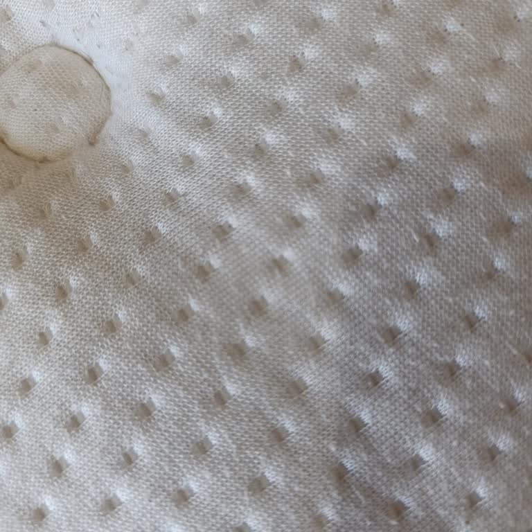 Kısa Sürede Tüylenme Ve İp Atması Yaşanan Yatakta Kullanıcı Hatası İddiası Ve Değişim Talebi