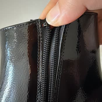 Derimod Botlarında Sürekli Fermuar Yırtıkları Ve Deri Kaybı