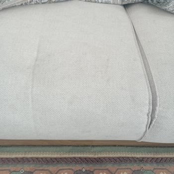 Kumaş Lekesi Ve Sünger Çökmesiyle Karşılaşılan Ayıplı Koltuk, Servisin İlgisiz Yaklaşımı