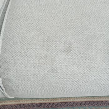 Kumaş Lekesi Ve Sünger Çökmesiyle Karşılaşılan Ayıplı Koltuk, Servisin İlgisiz Yaklaşımı