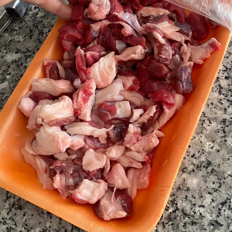 Aksaray Köfteci Yusuf Şubesinde Yüksek Yağ Oranı Olan Et Şikayeti