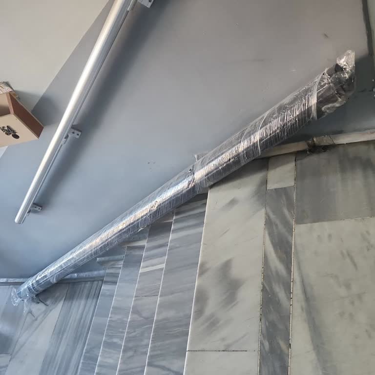 Kargo Apartmanın Girişine Bırakıldı, Personel Çözüm Sunmadı