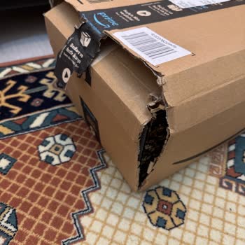 Kargocunun Paketi Kapıdan Atması Ve Eksik Ürün İadesi Reddi