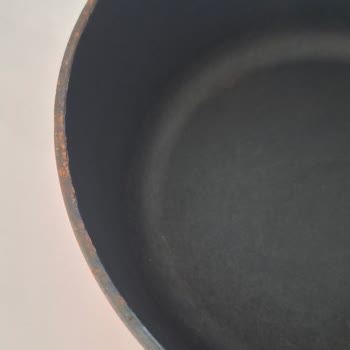 Lava Döküm Tenceremin Kapağın Oturduğu İç Kısmında Paslanma Sorunu Var