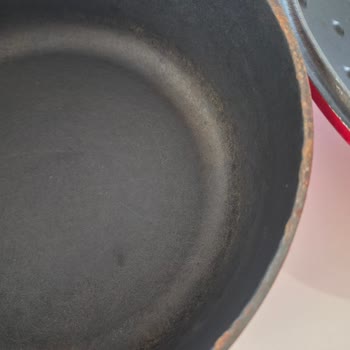 Lava Döküm Tenceremin Kapağın Oturduğu İç Kısmında Paslanma Sorunu Var