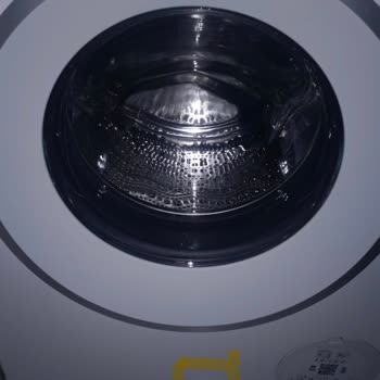 Yeni Kurulumlu Bosch Çamaşır Makinesinde Kapak Gamzesi Ve Ücret Talebi