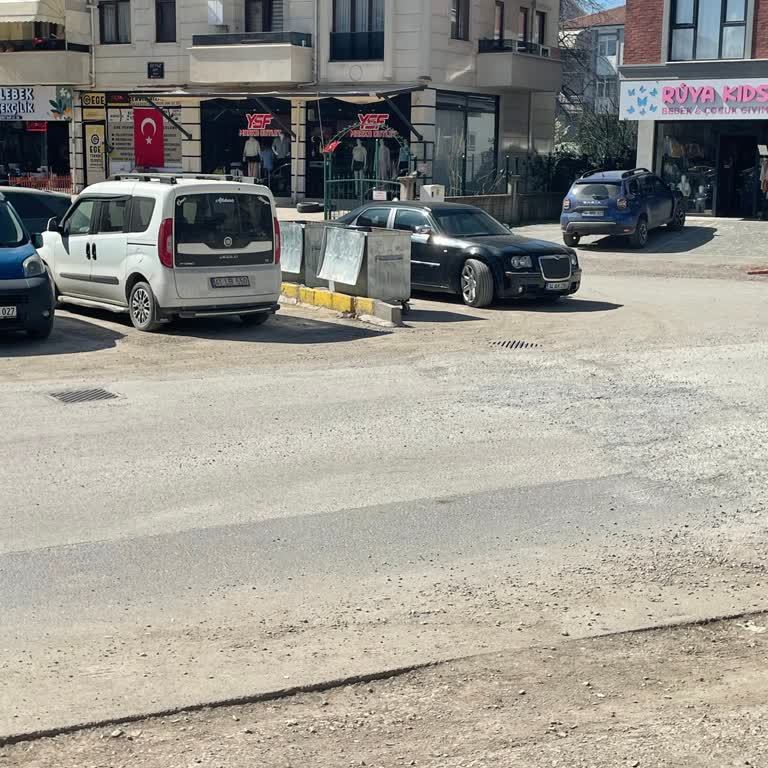 Çiftlik Mahallesi Asfalt Eksikliği Ve Toz Sorunu