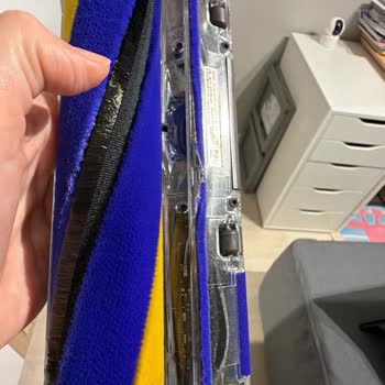 Dyson V12 Lazer Başlığındaki Fırça Parçası Çıktı, Çağrı Merkezi Yetersiz Çözüm Sunuyor