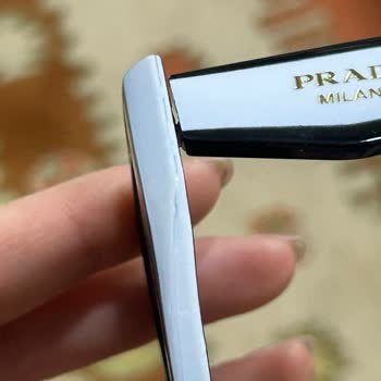 Prada Güneş Gözlüğü Tanıtım Ürününden Farklı Ve Defolu Geldi, İletişim Yok