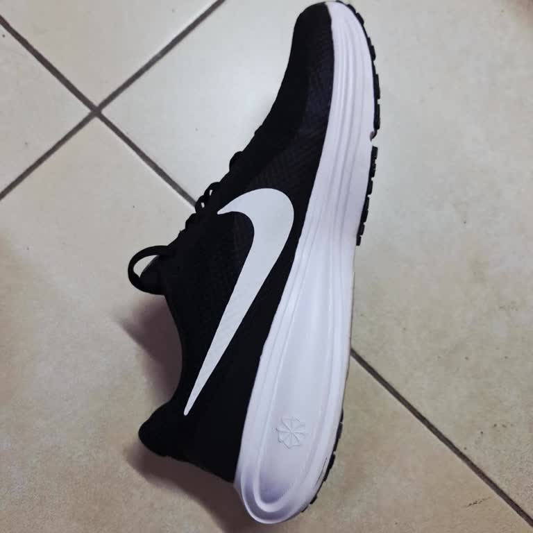 FLO Mağazasından Satın Aldığım Nike Ayakkabının Sesli Patlaması Ve Sorumluluk Reddi