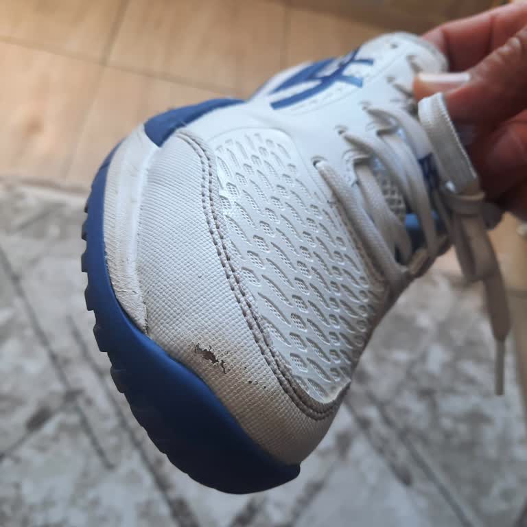 Asics Çocuk Ayakkabısında Erken Deformasyon Ve Cevapsız İletişim