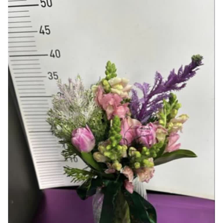 Doğum Günü Çiçeğinde Yanlış Kurdele Ve Saygısız Kurye Teslimatı