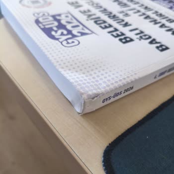 Kitap Köşesi Ezilmiş Ve Müşteri Hizmetlerine Ulaşılamıyor