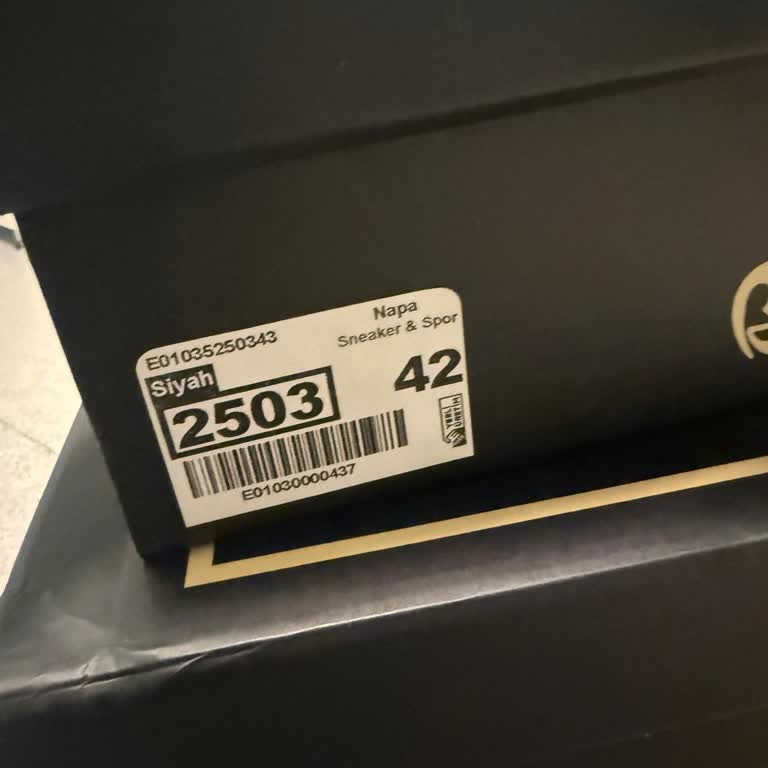 Bambi Ayakkabı Siparişimle Alakası Olmayan Farklı Bir Spor Ayakkabı Gönderildi