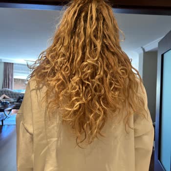 Local Hair Studio Perma Tutmadı, Saçım Tiftik ve Çalışanın Kaba Tutumu Ücret İadesi Talebi