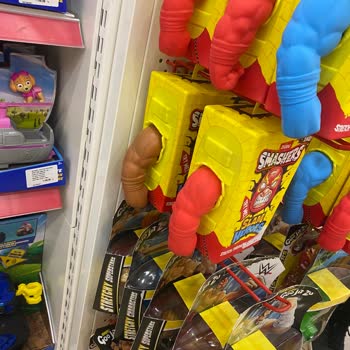 Forum İstanbul Toyzz Shop'ta İndirimli Görünmesine Rağmen Barkod Sorunu Nedeniyle Ürün Verilmedi