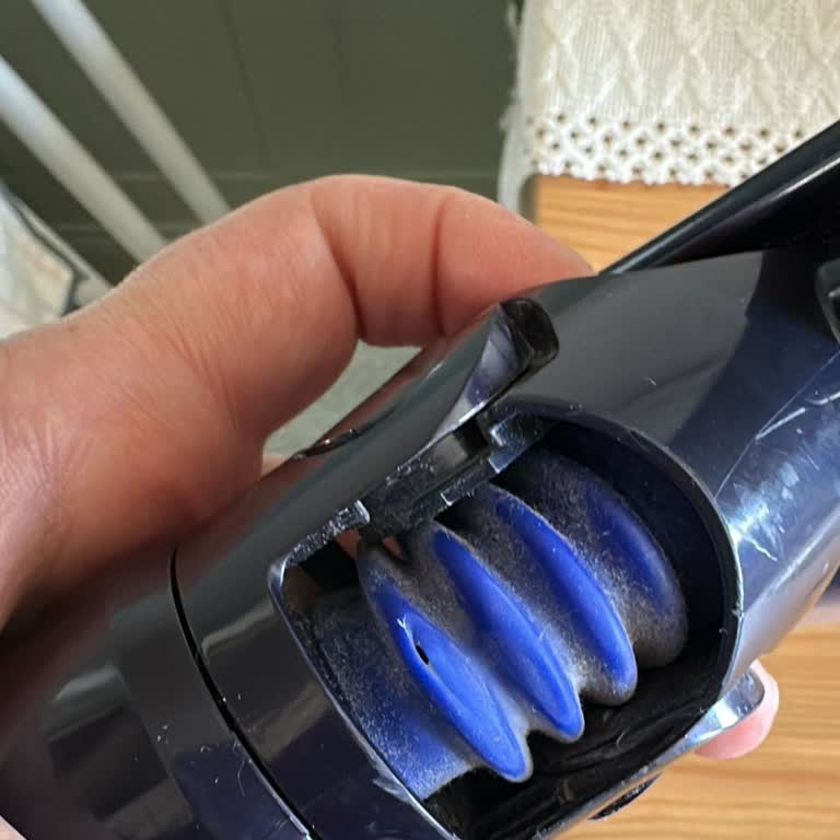 Dyson Gen5 Lazer Hortumu Yırtıktı Üretim Hatası Ve Garanti Kapsamında Değişim Talebi