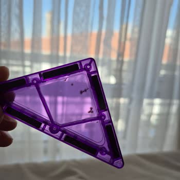 Magly Manyetik Blokta Açılan Üçgen Parça Çocukları Tehlikeye Atıyor