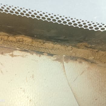 Üzümcü Mahallesi Çarşı Hattında Sarsıntılı Ve Kirli Otobüsler