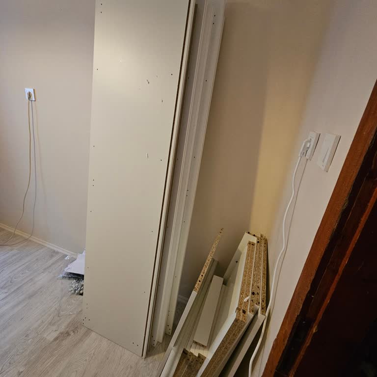 Üç Aylık Gecikme Ve Eksik Parçalı Gardırop Teslimatı