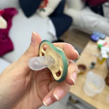 Plastik Kalıntısı Olan Bebek Emziği İçin Geri Ödeme Ve Açıklama Talebi
