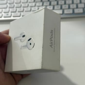 Açılmış Ve Hasarlı AirPods Kutusu Satışı Tüketiciyi Aldatıyor