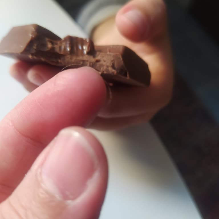 BİM Kahve Dünyası Çikolatasında Kıl Bulunması Hijyen Şikayeti