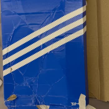 Sporjinal'de Kırık Kutu Ve Özensiz Paketleme Şikayeti