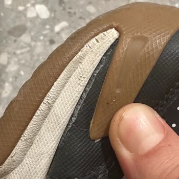 Ayıplı Skechers Ayakkabımın Değişimini Talep Ediyorum