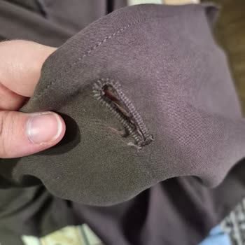 Stradivarius Mağazasında Ayıplı Trençkot, Kaba Müşteri Yaklaşımı Ve İade Talebi