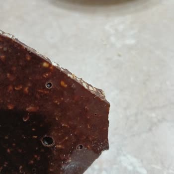 Жалоба на Бабаевский Шоколад Кешью Фундук, волос в шоколаде