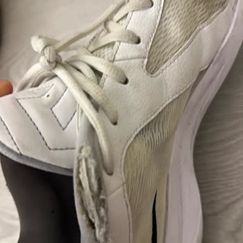 Kısa Sürede Açılan Ve Yırtılan Nike Basketbol Ayakkabıları İçin Para İadesi Talebi