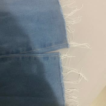 Mavi Pantolon Kalitesiz: Paçalar Hızla Bozuluyor