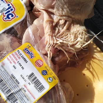 Hazır Tavuk Sarmada Çiğ Ve Kanatlı Ürünle Gıda Güvenliği Endişesi