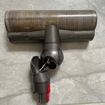 Dyson V10 Süpürgenin Tekrarlayan Plastik Parça Kırıkları Ve Ayıplı Mal Değişim Talebi