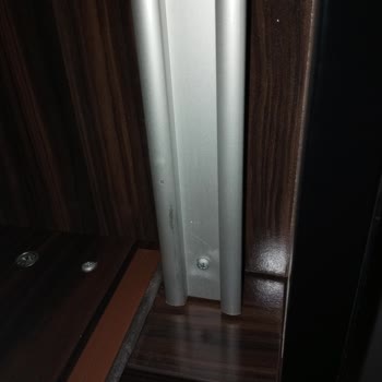 Bellona Lifos Sürgülü Dolapta Üst Ray Çatladı Ve Yedek Parça Talep Ediyorum