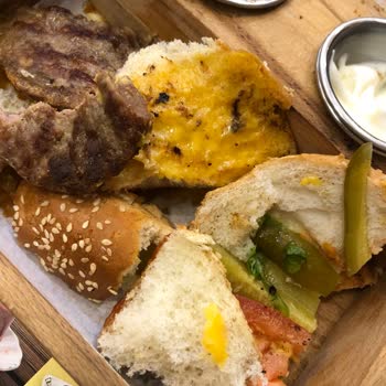 Balıkesir'de Bursa Kebap Evi'nde Sipariş Gecikmesi Ve Görünüşüyle Uyuşmayan Kalitesiz Yemek Şikayeti