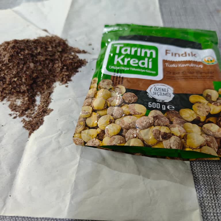 Tarım Kredi Market’te Kalitesiz Tuzlu Ve Kabuklu Fındık Paketi