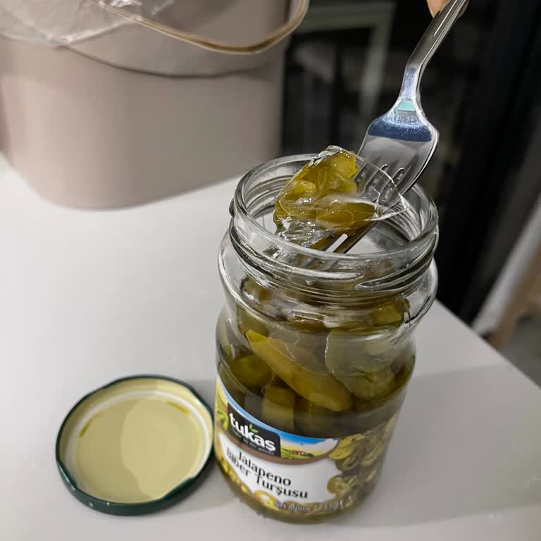 Cam Parçası Çıkan Tukaş Jalapeno Biber Turşusu Sağlık Riski