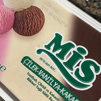 Mis Dondurmasında Bozulmuş Katman Ve Renk Değişikliği