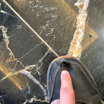 Batman Park AVM Mağazasında Ayakkabı Dikişleri Patladı, Çözüm Sunulmadı