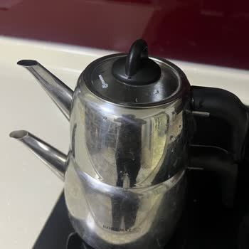 Korkmaz Mutfak Eşyaları Çaydanlıkta Su Kaynarken Ciddi Şekilde Patlama Oluyor