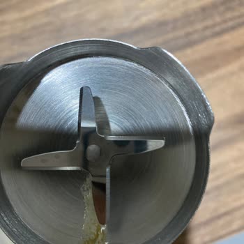 Küflü Blender Başlığı İçin Sağlık Endişesi Ve Değişim Talebi