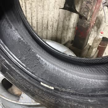 Açık Gelen Lastik Patladı, Otobanda Neredeyse Kaza Yaşandı