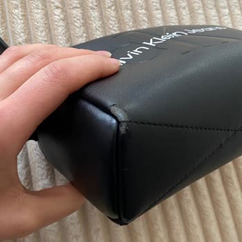 Calvin Klein Çantasında Deri Soyulması Ve Onarım Talebi