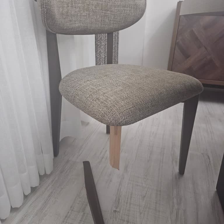 Teslimat Gecikmesi Ve Kırık Sandalye Sorunu