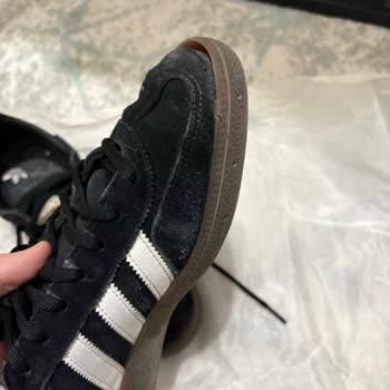 Ayakkabının Tabanı Ayrıldı, Mağaza Değişim Talebini Reddetti Ve Personelin Üslubu Hoş Olmadı