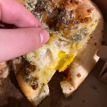 Domino's Gündoğan Şubesinde Kalitesiz Ekmek Ve İade Reddi