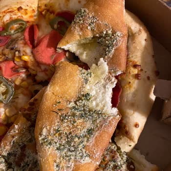 Domino's Gündoğan Şubesinde Kalitesiz Ekmek Ve İade Reddi